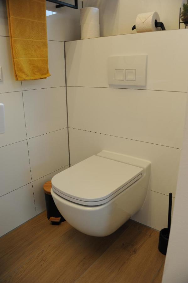 Studio-Apartment Kontaktloser Check-In メッケンベウーレン エクステリア 写真