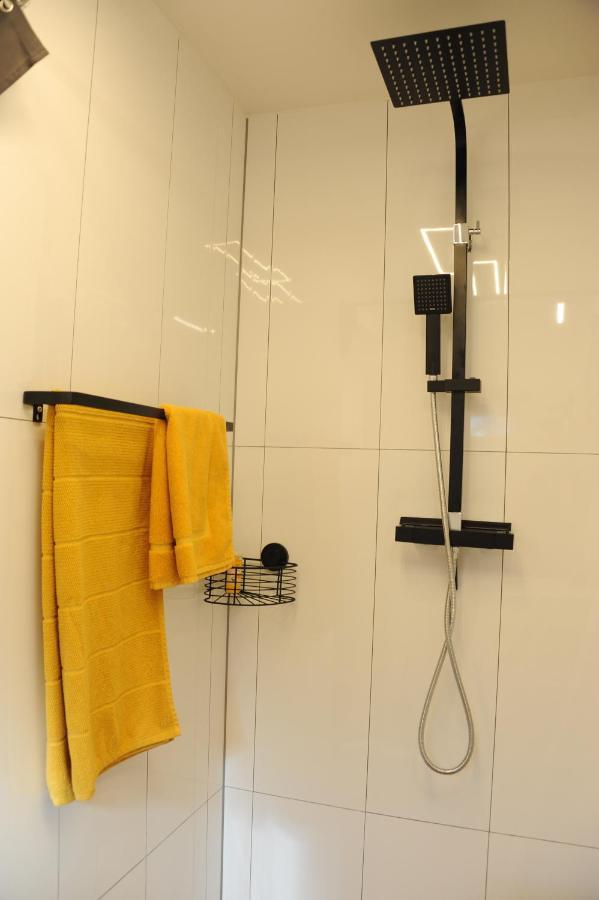 Studio-Apartment Kontaktloser Check-In メッケンベウーレン エクステリア 写真