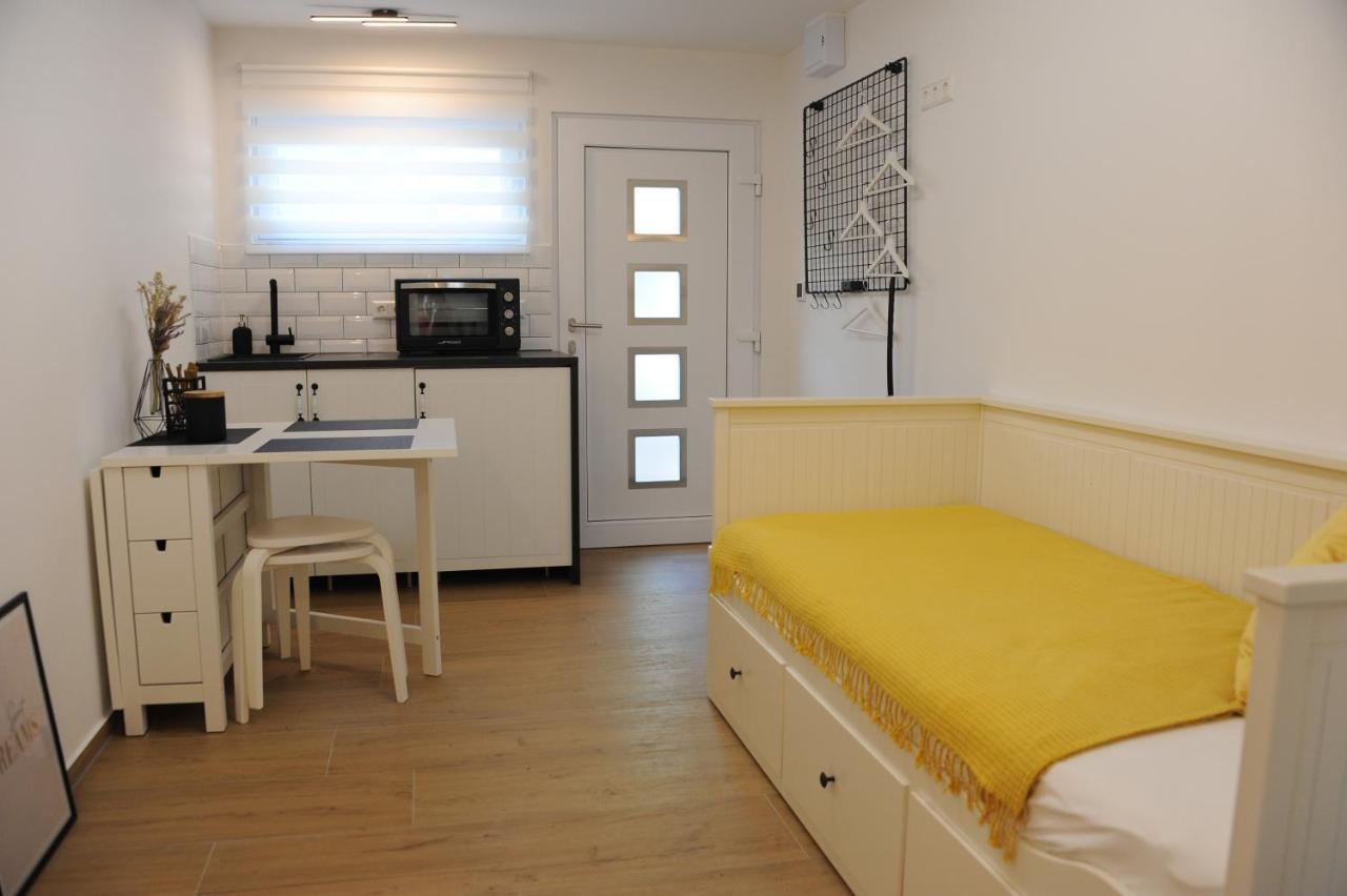 Studio-Apartment Kontaktloser Check-In メッケンベウーレン エクステリア 写真