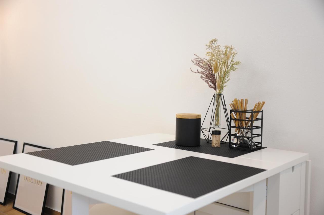 Studio-Apartment Kontaktloser Check-In メッケンベウーレン エクステリア 写真